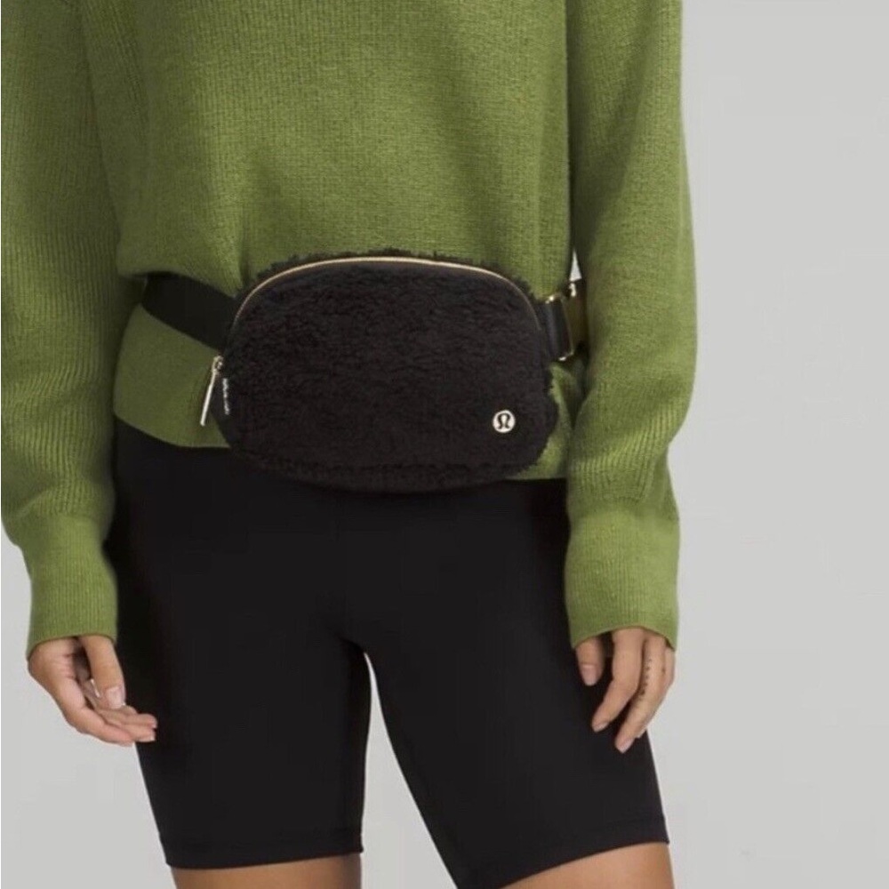 Lululemon Sherpa Everyday Belt Bag Black NWT